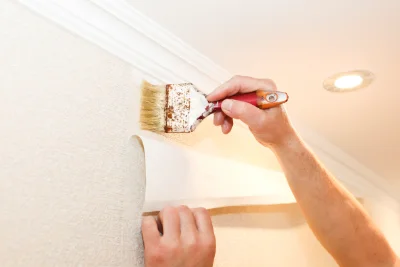 Pose de papier peint au Vignau — revêtements muraux et toiles de verre
